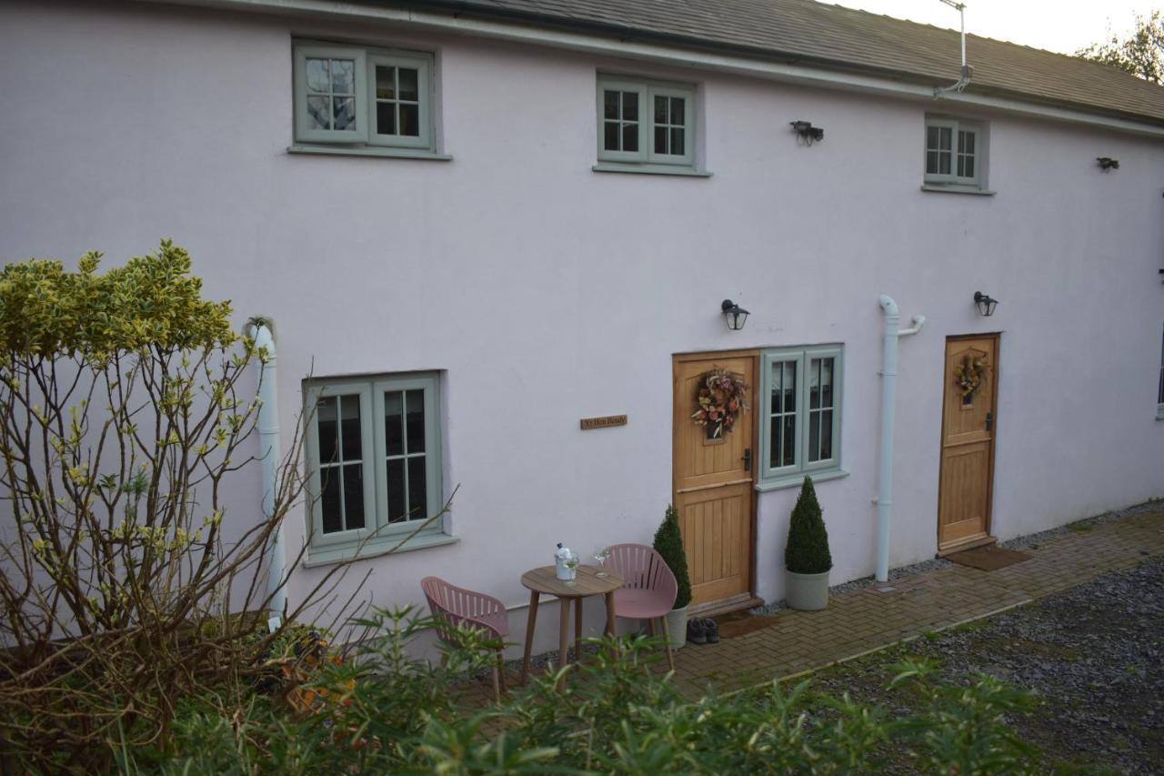 Luxury 2-bed Barn Conversion In Llansteffan *